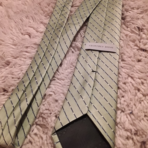 Geoffrey Beene Other - Geoffrey Beene 100% Silk Men's Green 61 Inch Tie Geoffrey Beene Other - Geoffrey Beene 100% Silk Men's Green 61 Inch Tie